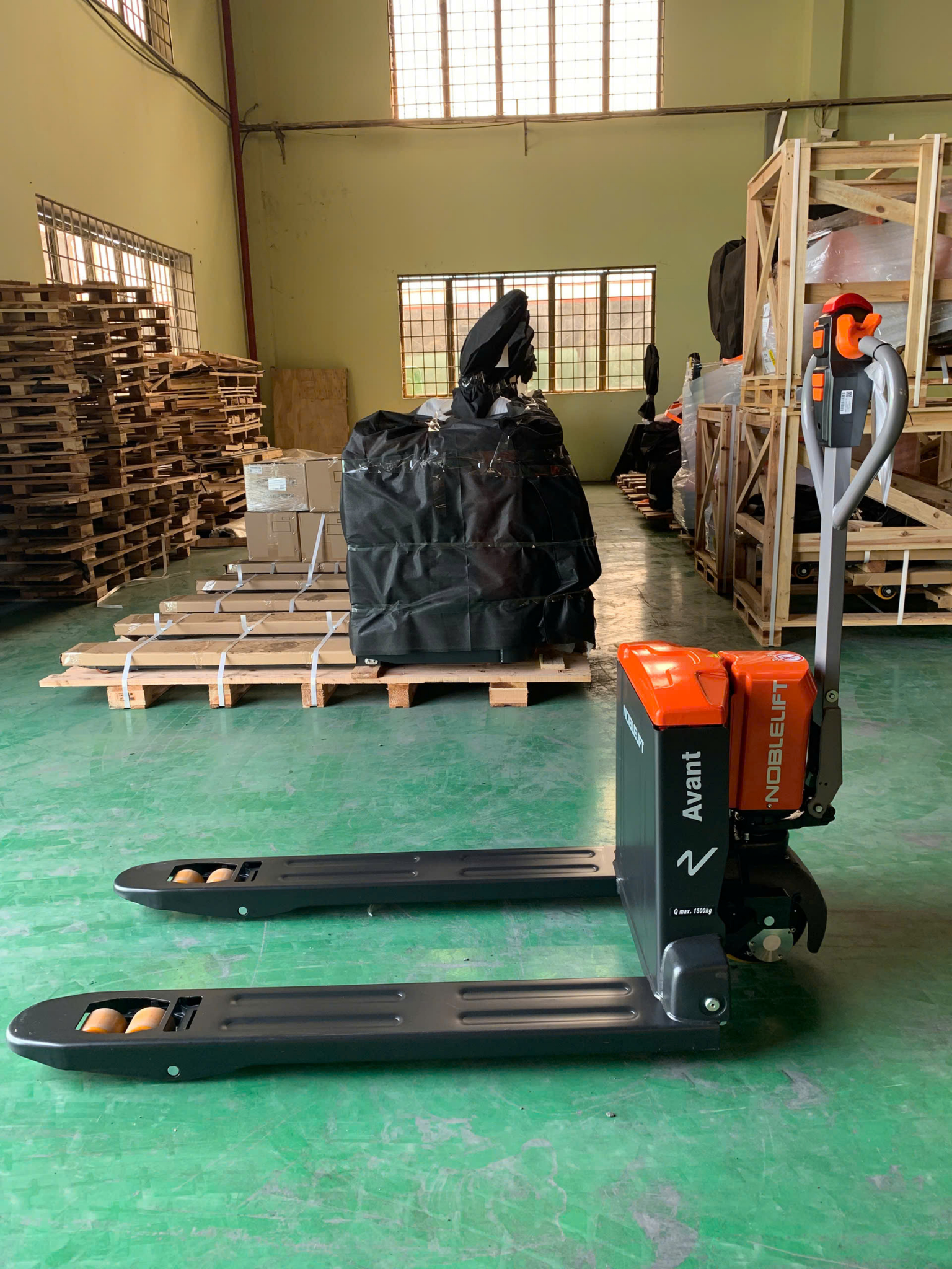 XE NÂNG ĐIỆN THẤP 1,5 TẤN 