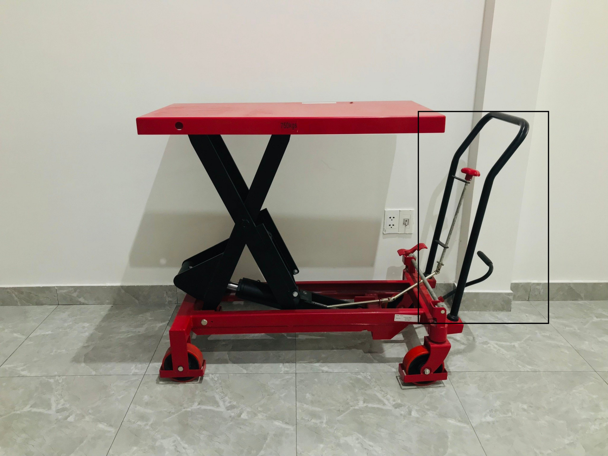 XE NÂNG MẶT BÀN TF100- 1000KG