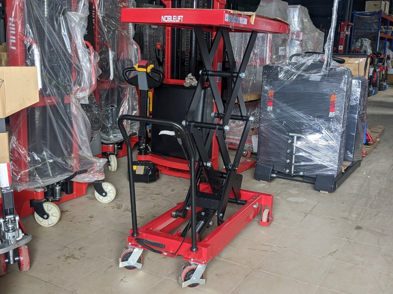 XE NÂNG MẶT BÀN TFD35- 350KG