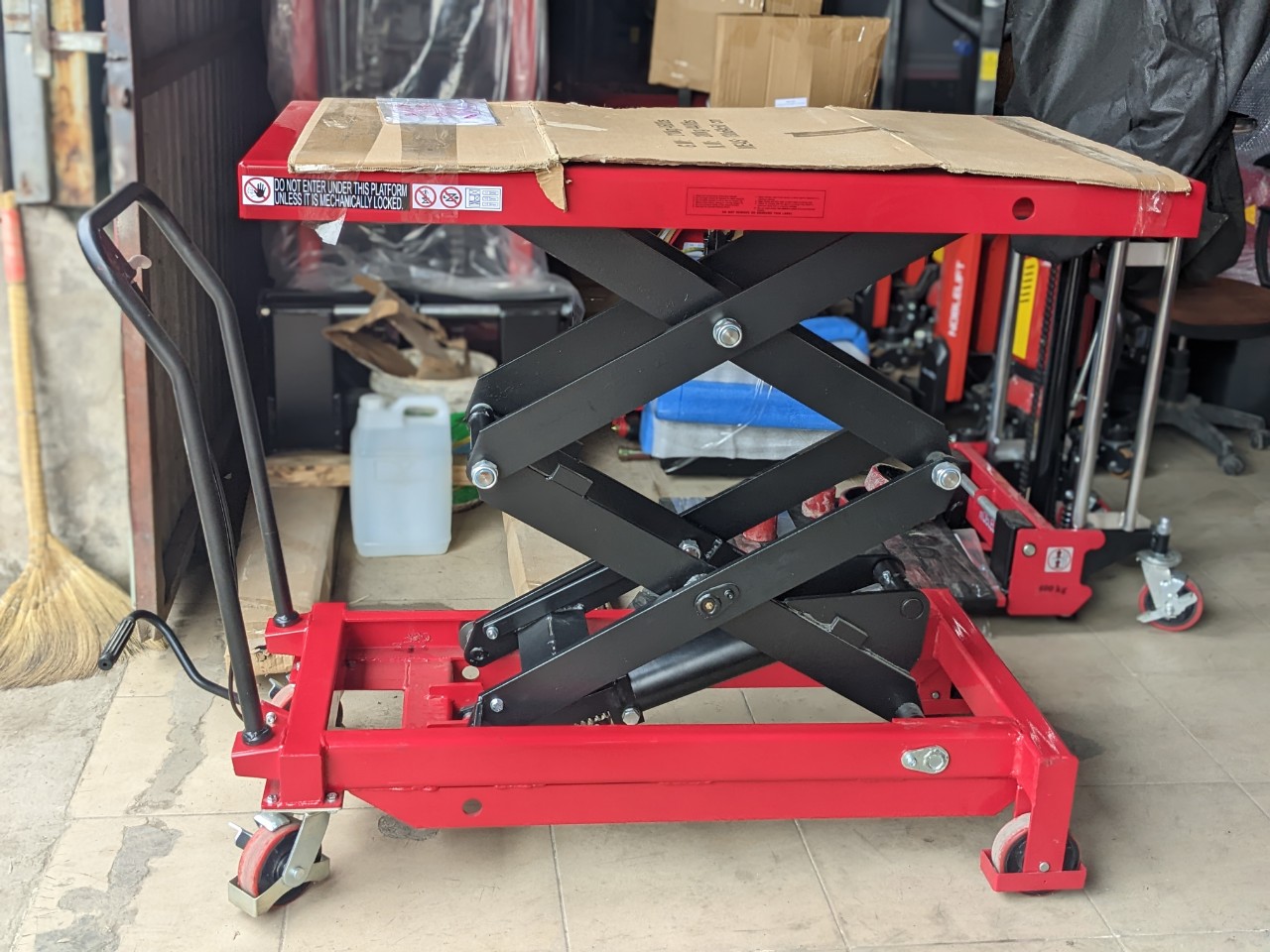 XE NÂNG MẶT BÀN NOBLELIFT TFD70 - 700KG 